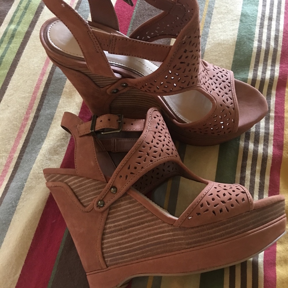 Gianna Bini wedges